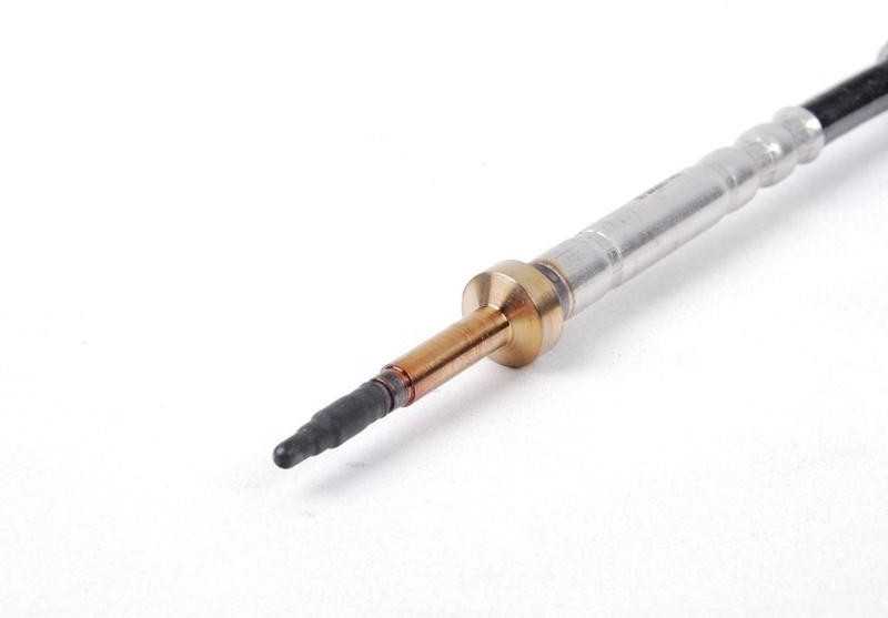 Originalus BMW E70 E70N E71 E81 E82 išmetimo temperatūros jutiklis OEM 13627805606