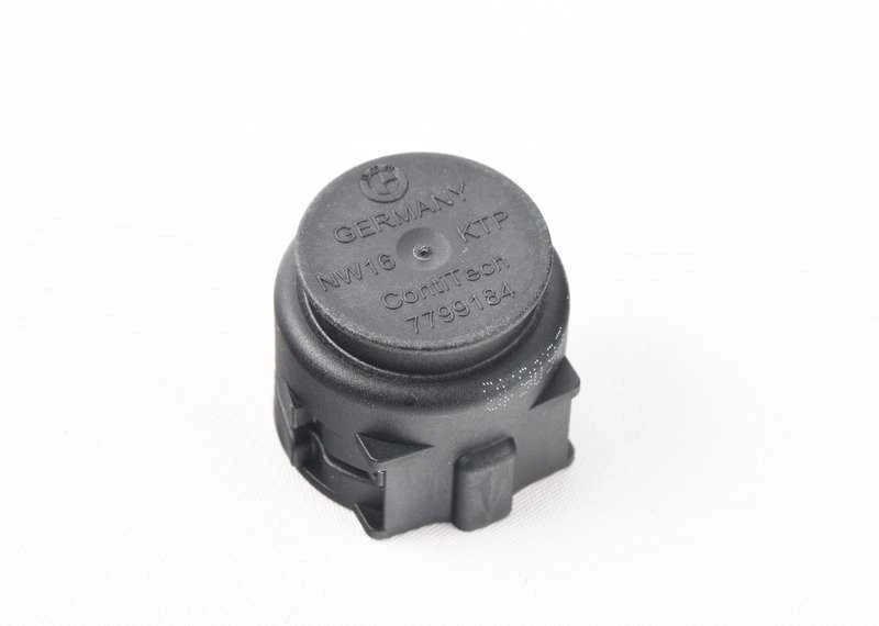 Originalus BMW E70 E70N E71 F01 F02 F07 F10 F10N F11 F11N užraktas OEM 17127799184