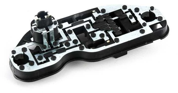 Originalus BMW E70 E70N lemputės laikiklis galinių žibintų šoniniam paneliui dešinėje OEM 63217262574