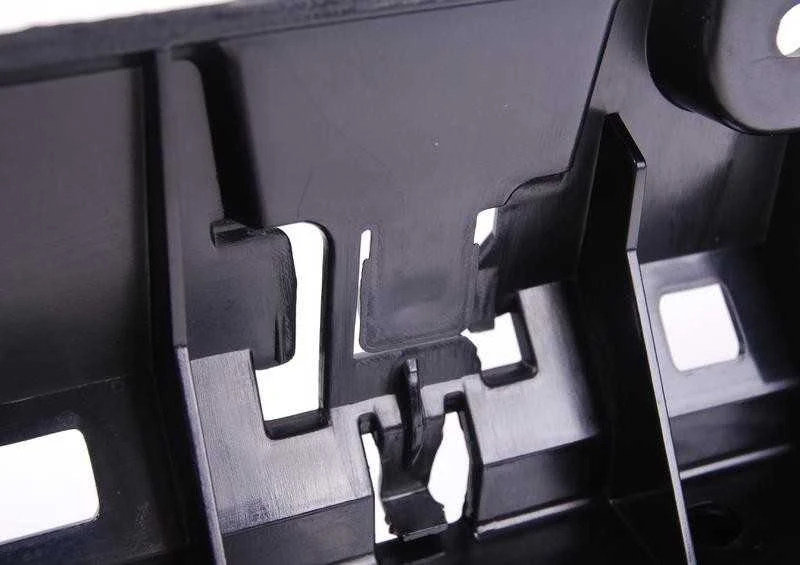 Originalus BMW E70 E70N SUV apdailos buferio tvirtinimas centrinis galinis OEM 51127226939