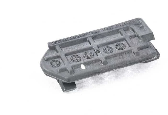 Originalus BMW E70N E71 E84 E89 F01N F02N F06 F06N vakuuminis dangtelis OEM 24147603258