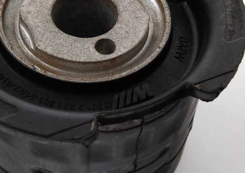 Originalus BMW E82 E90 E90N E92 E92N ašies atramos gumos galinė OEM 33312283383
