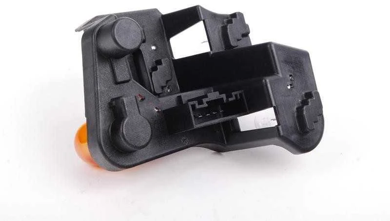 Originalus BMW E92 328i 335i M3 galinio žibinto lemputės laikiklis vairuotojo pusėje 63217174407