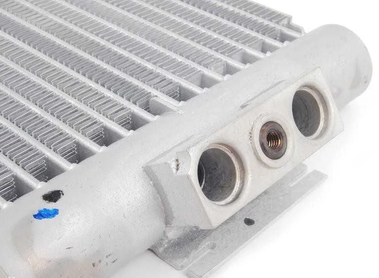 Originalus BMW F20 F32 F36 F21 F22 F23 F30 variklio alyvos aušintuvas OEM 17217618360