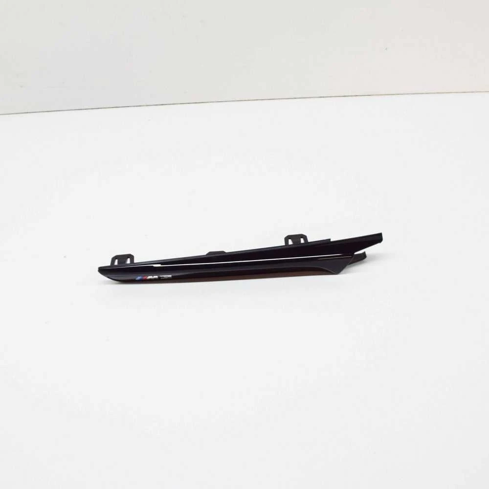 Originalus BMW M3 blizgus juodas sparno groteles 51148068588