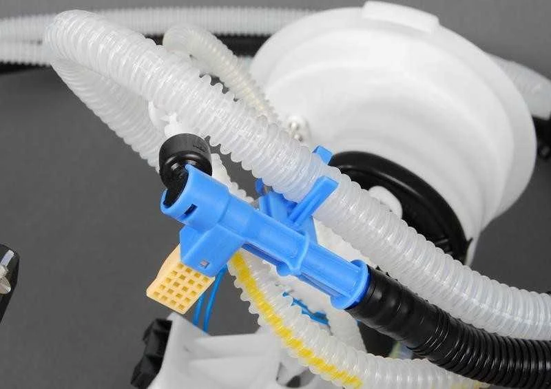 Originalus BMW M3 E90 E92 E93 kuro siurblio maitinimo įrenginio remonto rinkinys OEM 16112283495