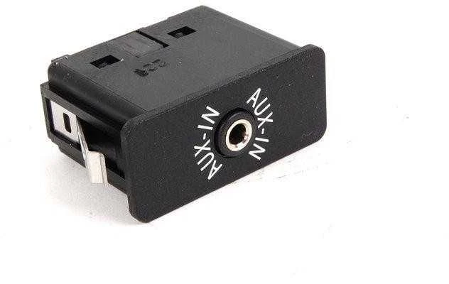 Originalus BMW OEM 128i 135i elektros papildomo jack lizdo adapteris 84109237655