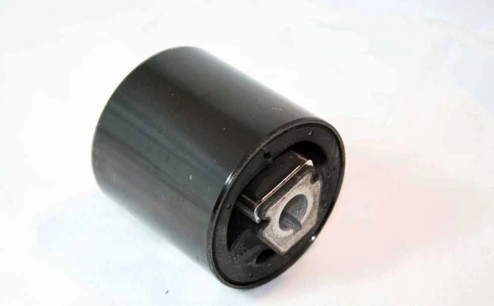 Originalus BMW x5 e53 3.0d 4.4i 4.6is 4.8is Priekinis valdymo svirties guminis įdėklas 31126769715