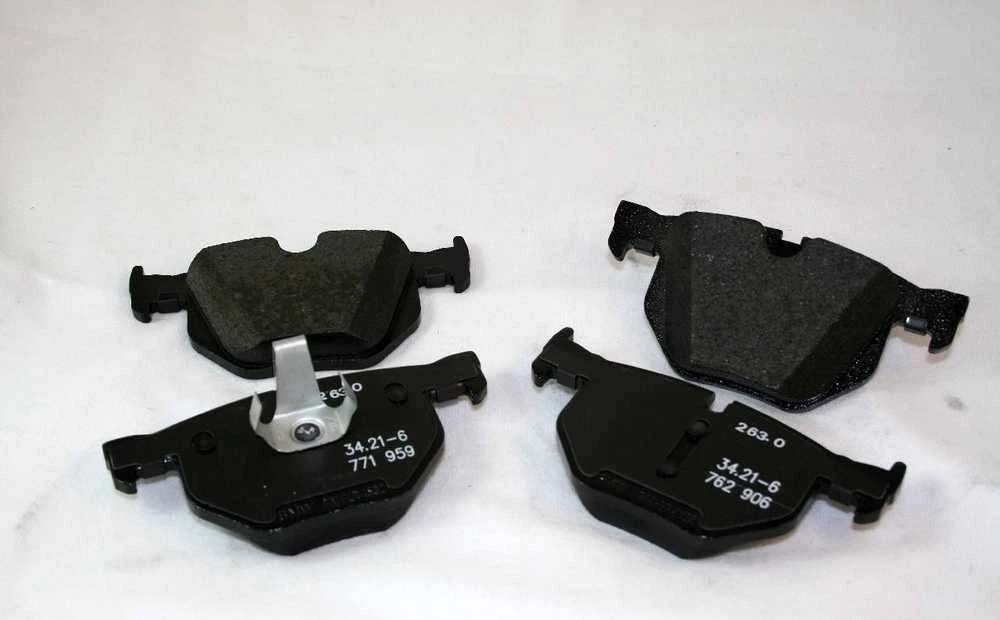 Originalūs BMW X5 E70 X6 E71 F10 F11 galiniai stabdžių trinkelių rinkinys OEM 34216776937