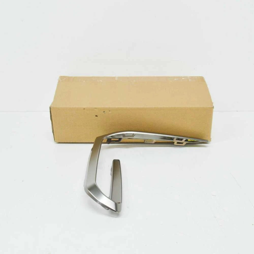Originalus BMW X5 M G05 X5 M50dX SAV apdailos grotelių šoninis dešinysis 51118092670