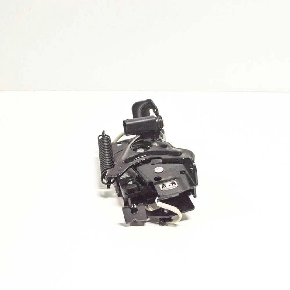 Originalus BMW ZINORO X1 F39 F45 F46 F48 F49 F52 Užraktas Kapatui Kairėje 51237431369