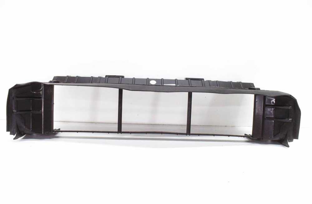 Originalus "Mercedes-Benz W246" oro kanalas A2465051530