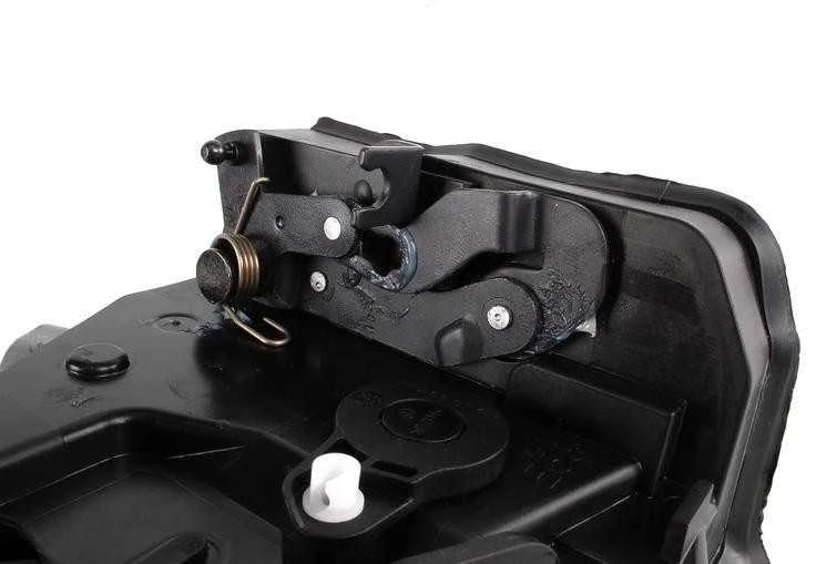 ORIGINALUS OEM BMW E53 X5 Priekinis Dešinysis Durų Užraktas su Variklio Aktyvatoriumi 51218402540
