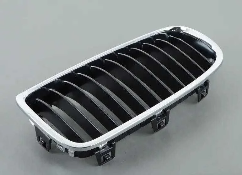 ORIGINALUS OEM BMW F30 F30N F31 Priekinis Radiatoriaus Inksto Grotelės Kairė 51137255411