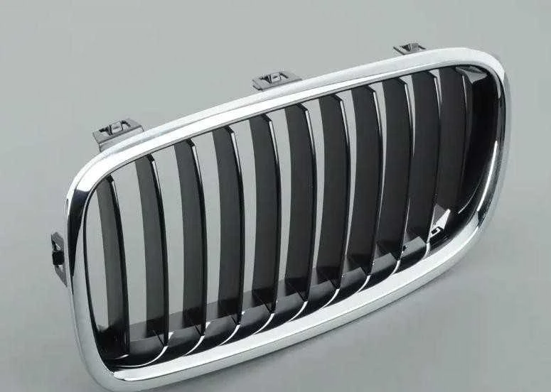 ORIGINALUS OEM BMW F30 F30N F31 Priekinis Radiatoriaus Inksto Grotelės Kairė 51137255411