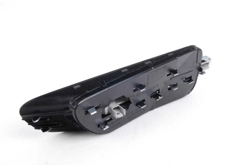 Originalus priekinio sparno apdailos grotelių su emblema dešinėje tinka BMW M3 E90 sedanas 07-2011