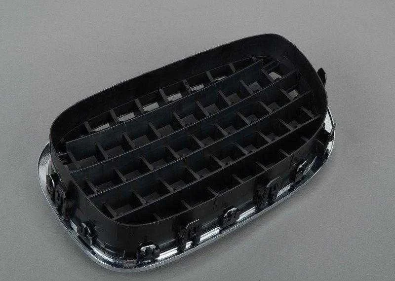 Originalus priekinis bamperis DEŠINIS centrinis groteles su NV BMW 7 F01 F02 F04 2008-2012