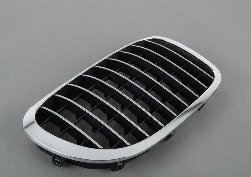 Originalus priekinis bamperis DEŠINIS centrinis groteles su NV BMW 7 F01 F02 F04 2008-2012
