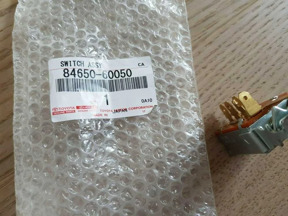 Originalus TOYOTA Land Cruiser 40 serijos valytuvo jungiklis 84650-60050