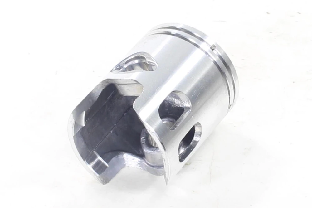 Other CILINDRAS YAMAHA BWS MINARELLI ORIGINALUS MBK BOOSTER 50 40mm KAIŠTIS 10mm 2T TINKA: APRILIA-AMICO/SR MBK-ACTIVE/BOOSTER/SIRRISO/EW YAMAHA-BELUGA/BW'S/CW/EW/SLIDER ITALJET-ASCOT/BAZOOKA/PISTA/YANKEE