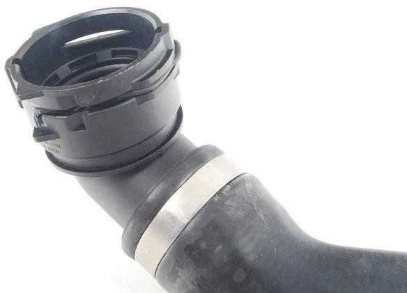 Porsche Cayenne 4.5 L V8 vandens žarna nuo radiatoriaus iki variklio Originali 95510623910
