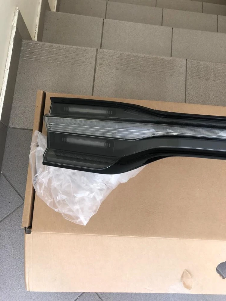 Porsche Macan 2019 Trunk Center Tail Light Originalus 95B945208PY