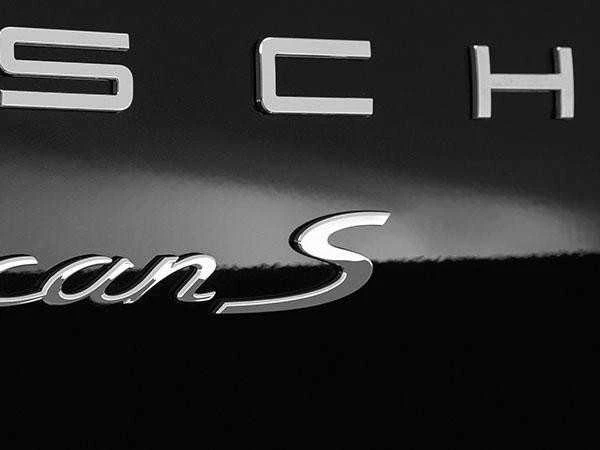 PORSCHE MACAN Galinė bagažinė Chrome S raidėmis emblema emblema originali 95B853675A