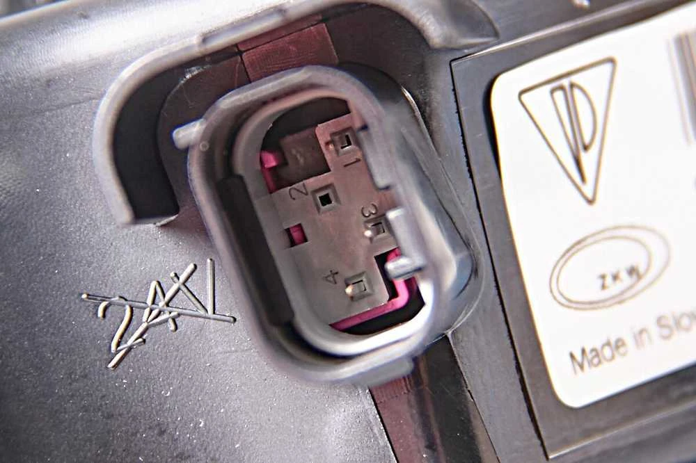 Porsche Panamera 970 Kairysis Papildomas Priemolis Originalus 97063108154