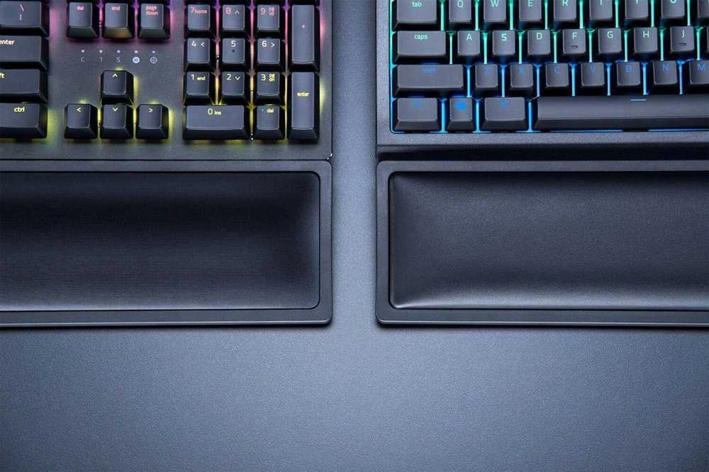 Razer Ergonomic Riešo atrama pilno dydžio klaviatūrai