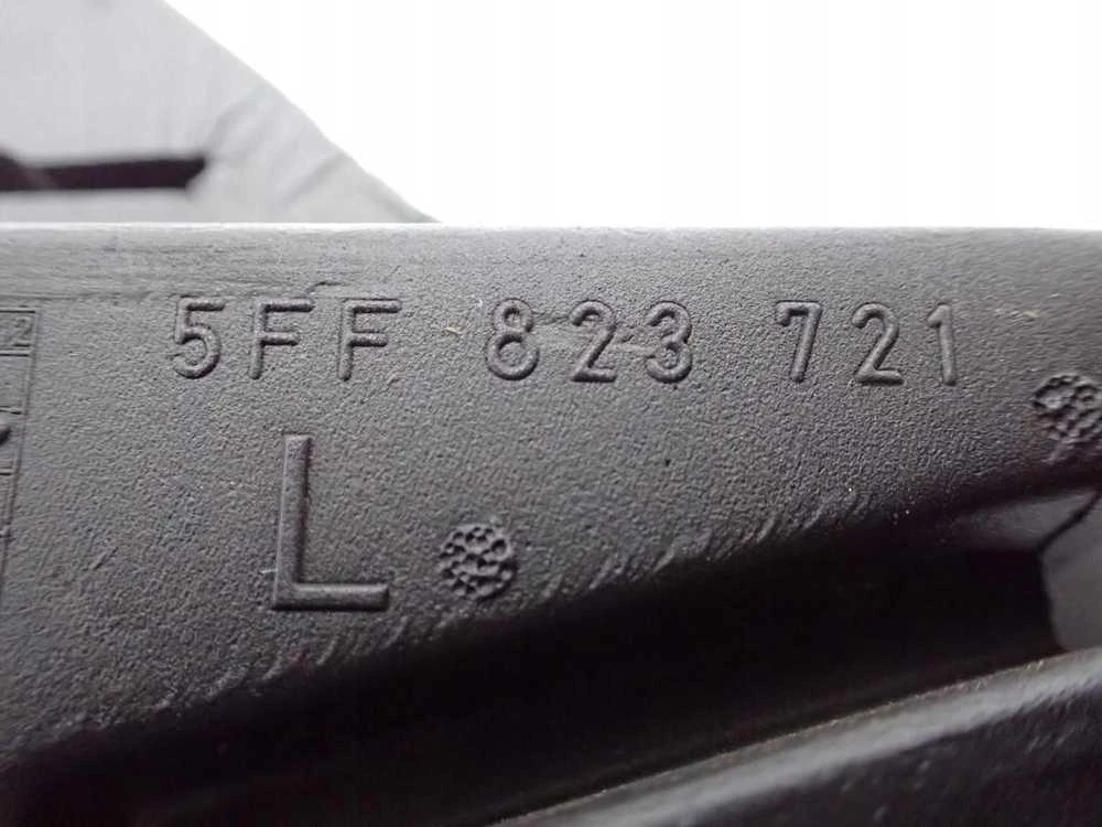 Seat Cupra Formentor 5F KM Priekinis Kėbulas Kairės Pusės Užpildas Originalus 5FF823721