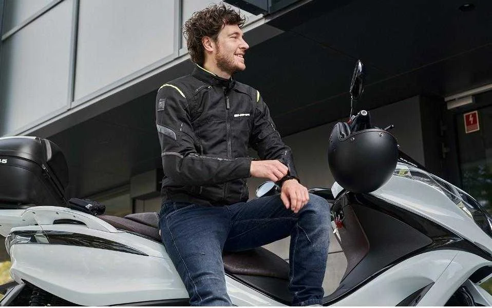 SHIMA DEVON motociklininko džinsai, prigludę, CE kelių ir klubų apsaugos, juodi 38