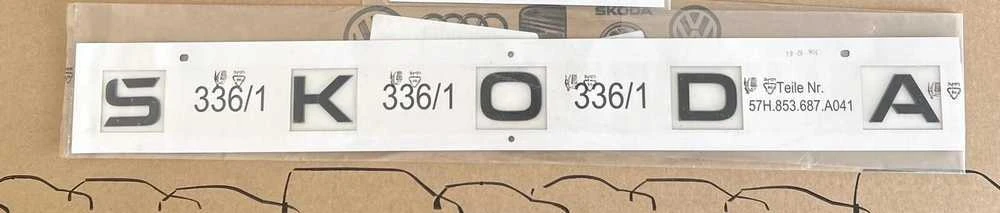Škoda Kodiaq Užpakalinis Juodas Emblemė Originalus 57H853687A041