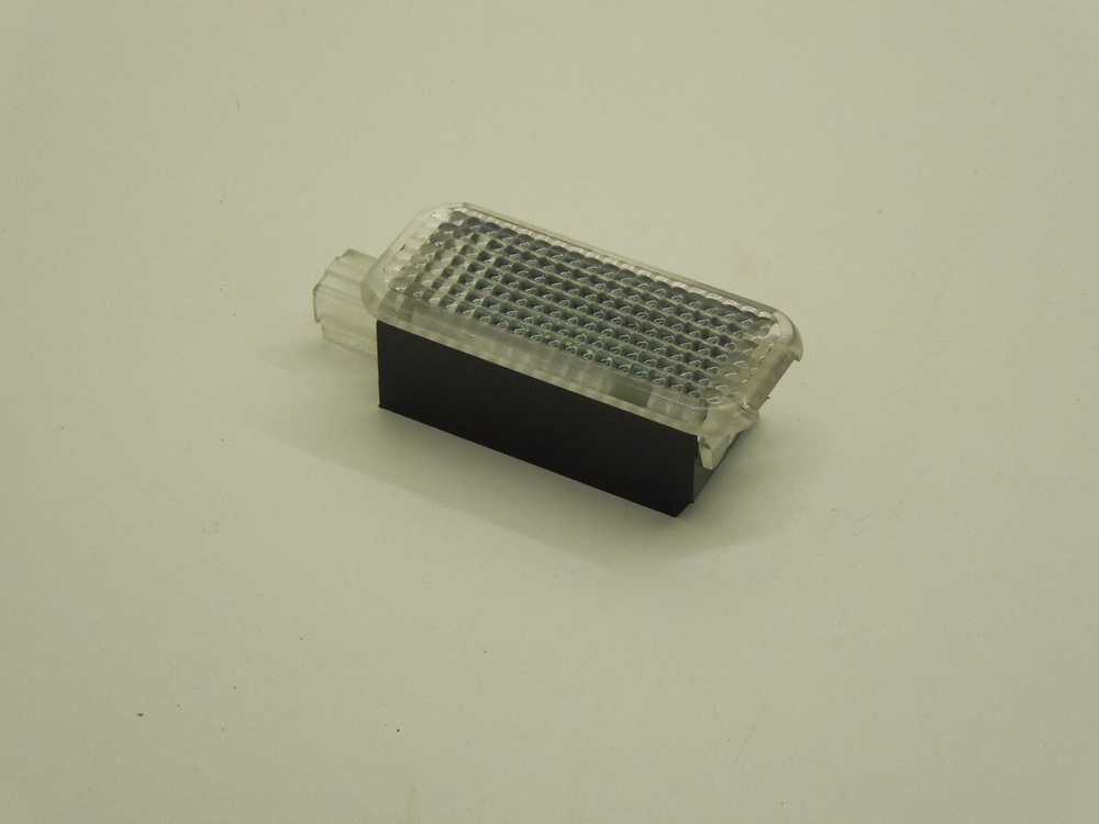 Šviesos VAG Audi A4 A5 A6 A7 A8 Q3 Q5 Q7 R8 Originalus 4E0947415
