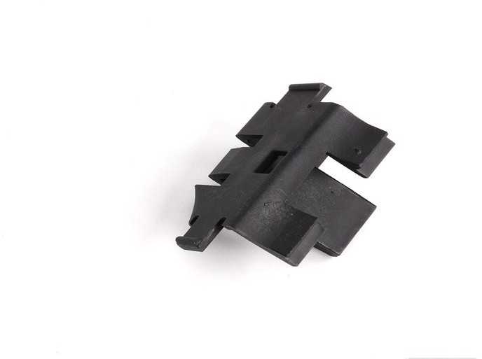 Tikras BMW E34 spaustukas priekinio grotelių dangčiui kairėje 51131978151