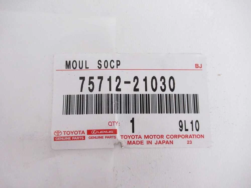 Toyota Kairys Priekinis Durų Juostos Apatinis Originalus 7571221030
