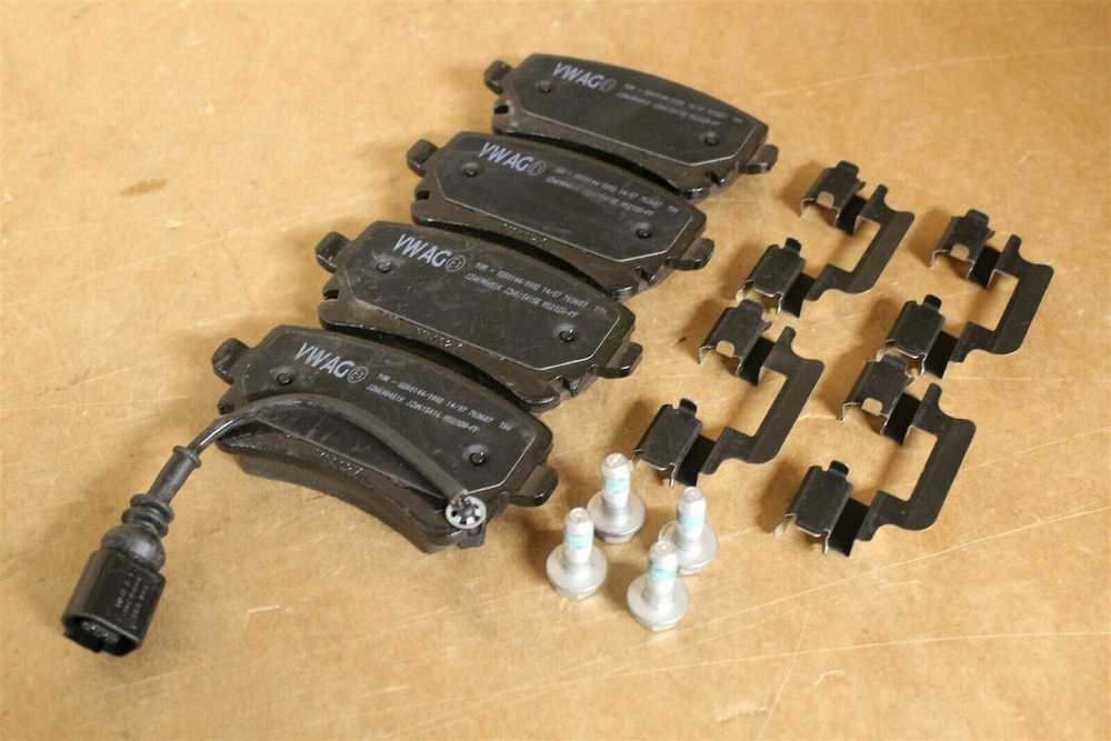 VAG 1 Stabdžių Trinkelių Rinkinys Diskiniams Stabdžiams Volkswagen Transporter Kombi 2003-2015 Originalus JZW698451K