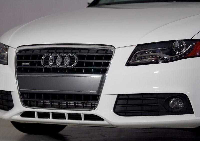Vag Akmens Pilkos Spalvos Valstybinio Numerio Zenklo Apdaila Audi A4 A5 Originalus 8K08072871QP