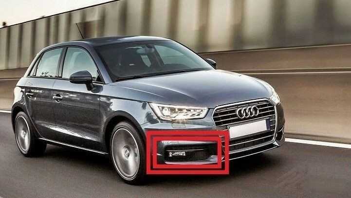 VAG AUDI A1 2015-2018 O/S dešinysis bamperis rūko žibintų grotelės, juodos spalvos, originalios 8XA807682C9B9