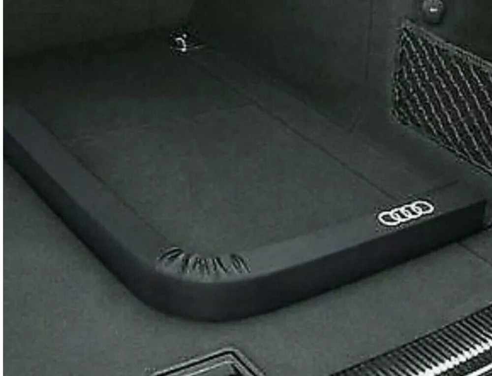 VAG AUDI A1 8X bagažo skyriaus pertvara Originali 8U0017238