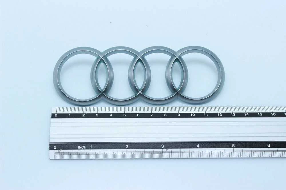VAG Audi A1 A3 A3 A4 A5 A8 Q3 Q7 A7 TT variklio dangčio emblema su logotipu originali 4H0103940A