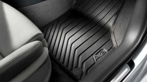 VAG Audi A3 8V 2013 - Priekiniai guminiai grindų kilimėliai originalūs 8V2061501041