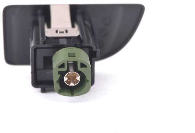 VAG Audi A3 8V Audio pagalbinė lizdo sąsaja Usb prievadas LHD originalus 8V1035726