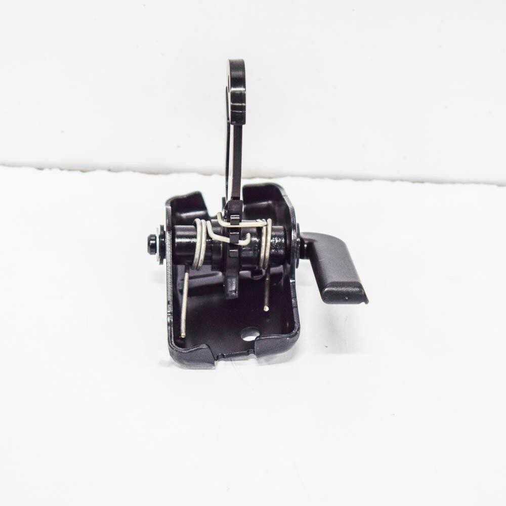 VAG AUDI A3 8V Gaubto Atidarymo Svirtis Kabliukas 8V0823480A NAUJAS ORIGINALUS