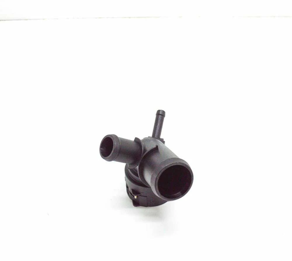 VAG AUDI A3 8V radiatoriaus aušinimo skysčio žarnos adapteris originalus 5Q0122291BL