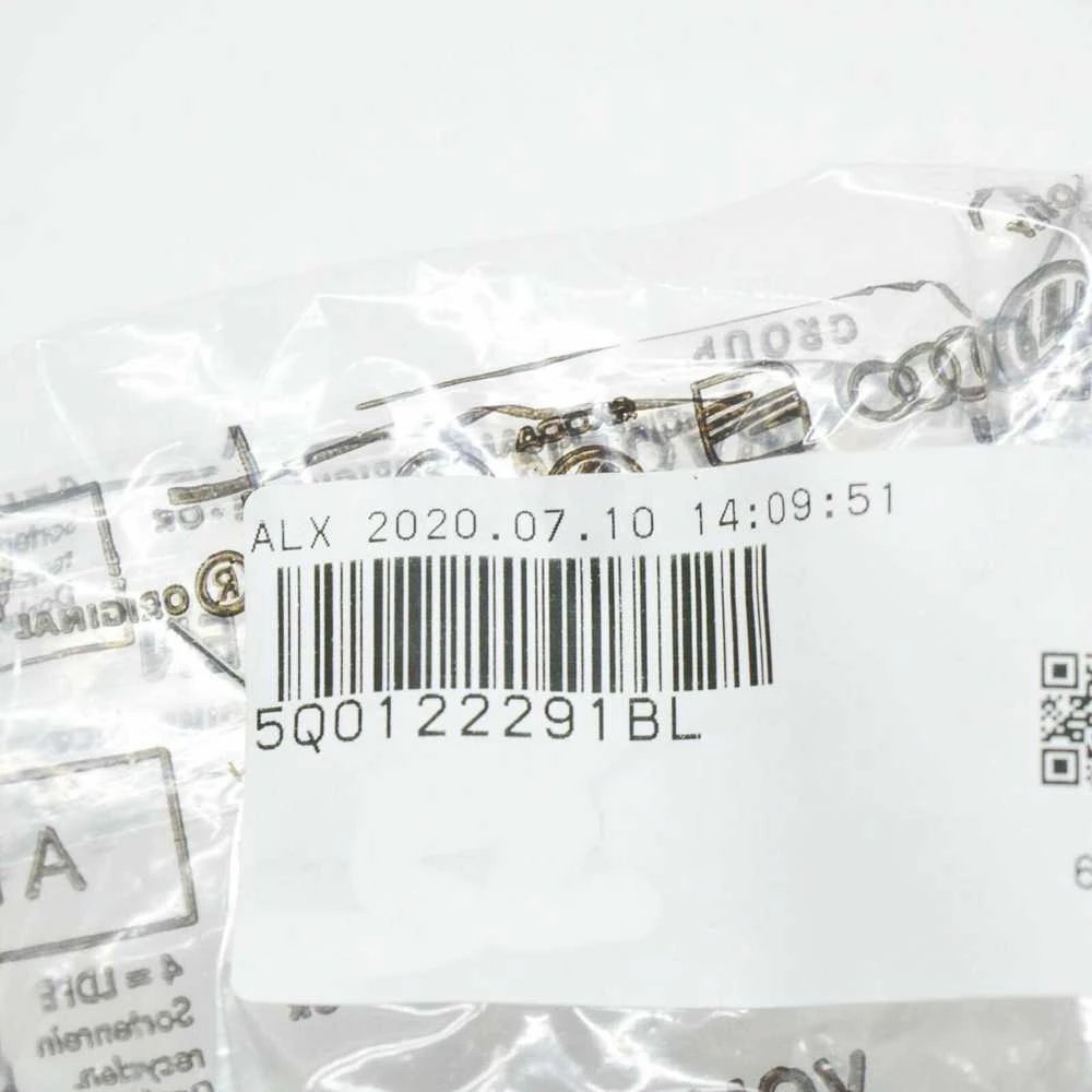 VAG AUDI A3 8V radiatoriaus aušinimo skysčio žarnos adapteris originalus 5Q0122291BL