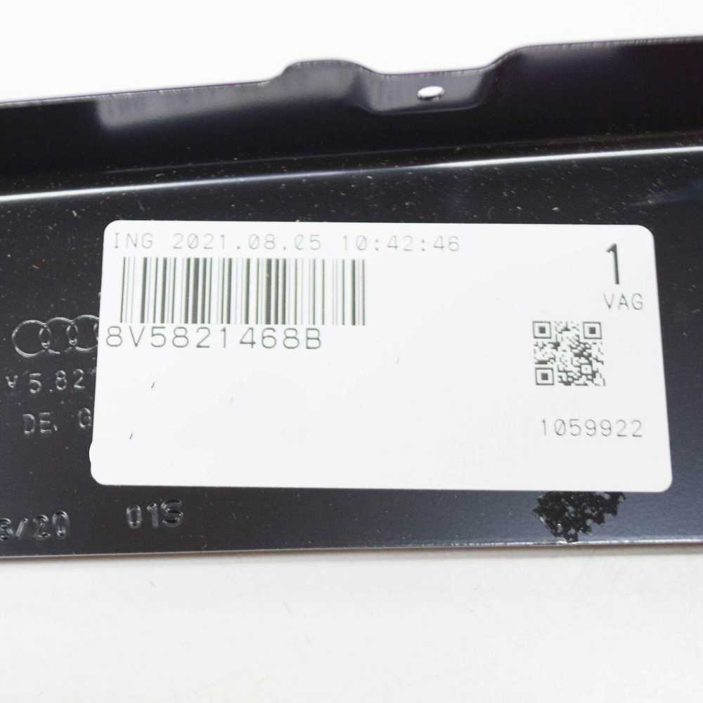 VAG AUDI A3 kabrioletas 8V priekinio dešiniojo sparno laikiklis originalus 8V5821468B