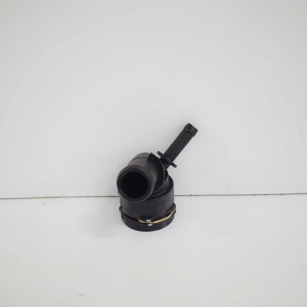 VAG Audi A3 S3 8V Aušinimo jungtis 5Q0122291BB NAUJA ORIGINALI