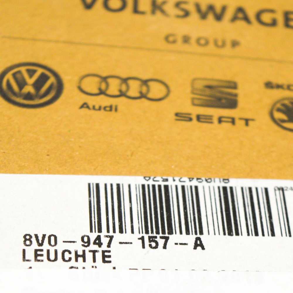 VAG Audi A3 S3 LED priekinis puodelio laikiklio žibintas originalus 8V0947157A
