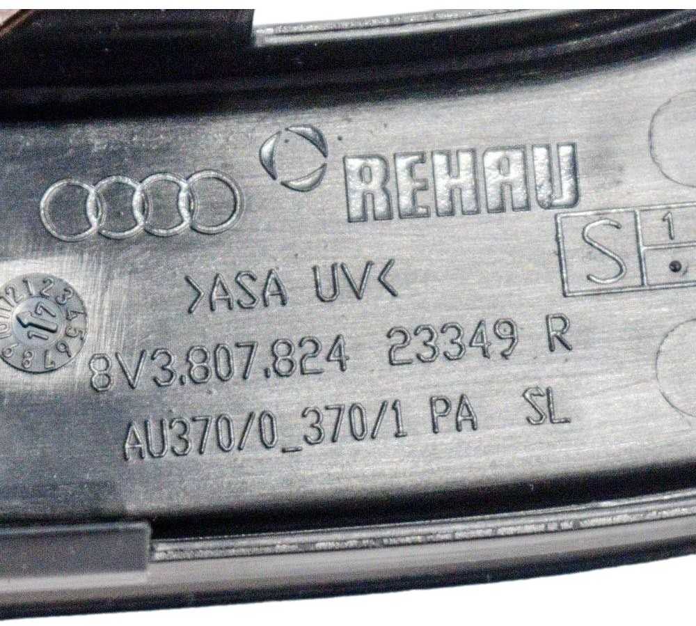 VAG Audi A3 S3 priekinio bamperio dešinės pusės grotelių apdaila originali 8V3807824