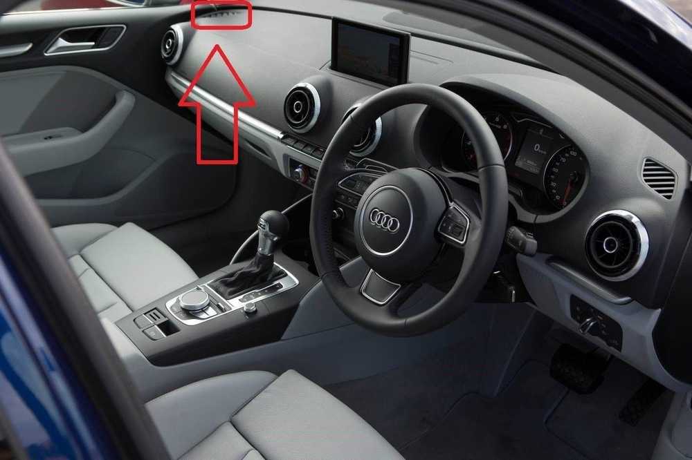 VAG AUDI A3/S3/RS3 RHD priekinis prietaisų skydelis N/S kairė oro ventiliacijos anga originali 8V28197936PS